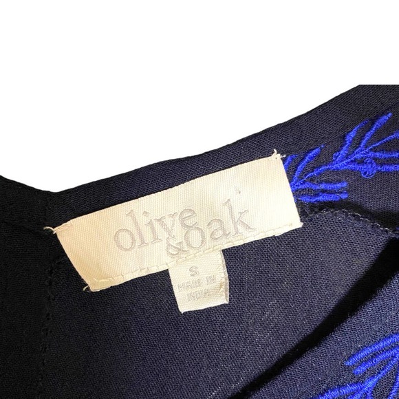 Olive and Oak Navy Boho embroidered short sleeve blouse size Small - Picture 7 of 10